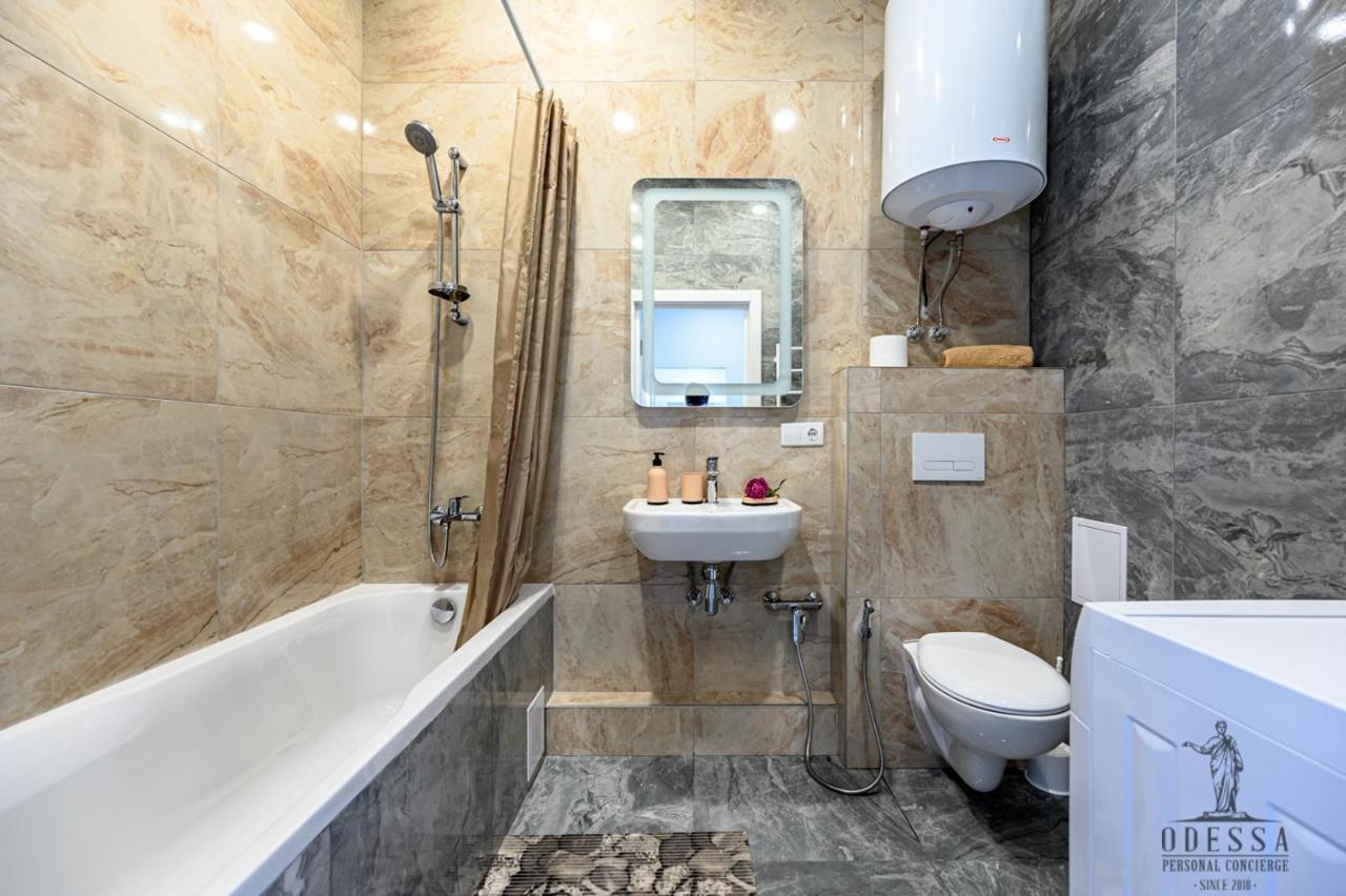 City Center New House Odessa Extérieur photo