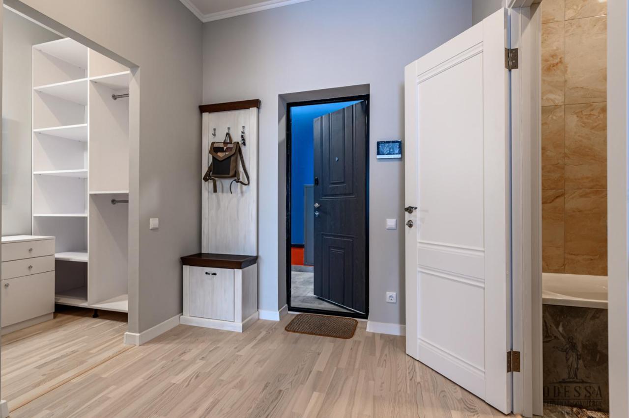 City Center New House Odessa Extérieur photo