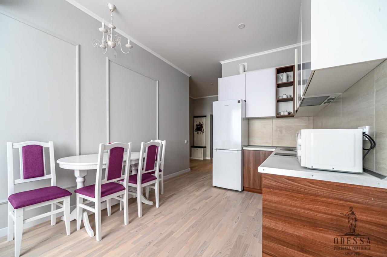 City Center New House Odessa Extérieur photo