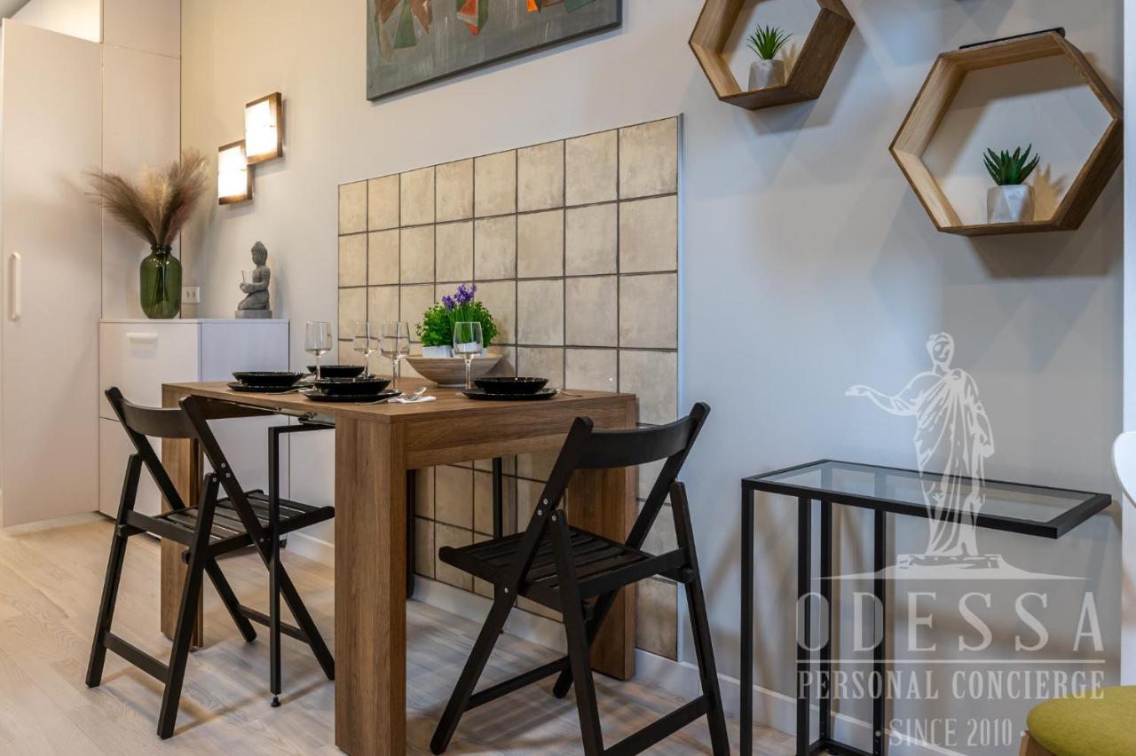 City Center New House Odessa Extérieur photo