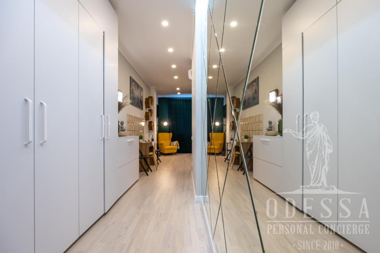 City Center New House Odessa Extérieur photo