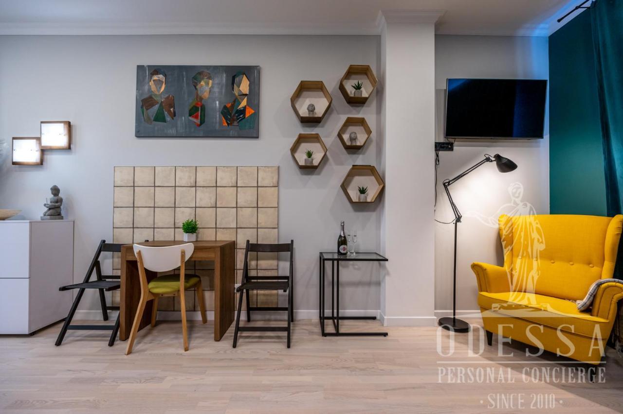 City Center New House Odessa Extérieur photo